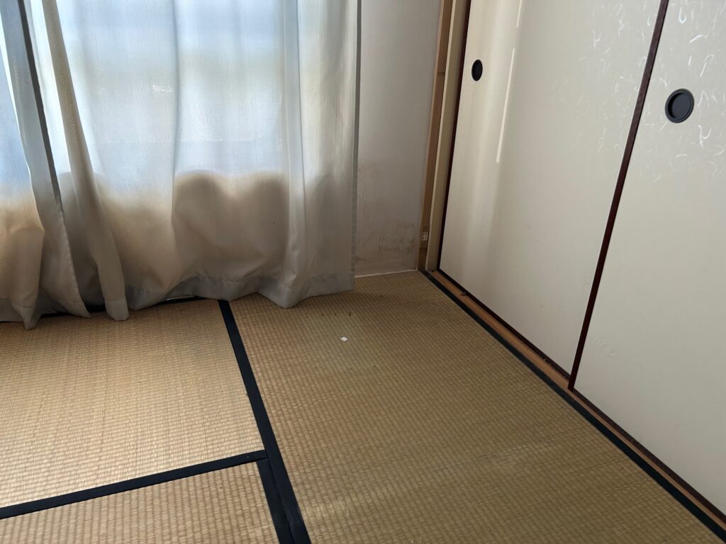 【遺品整理事例】そろそろ故人の荷物を片づけたい|衣料品・家具の回収と処分 堺市南区