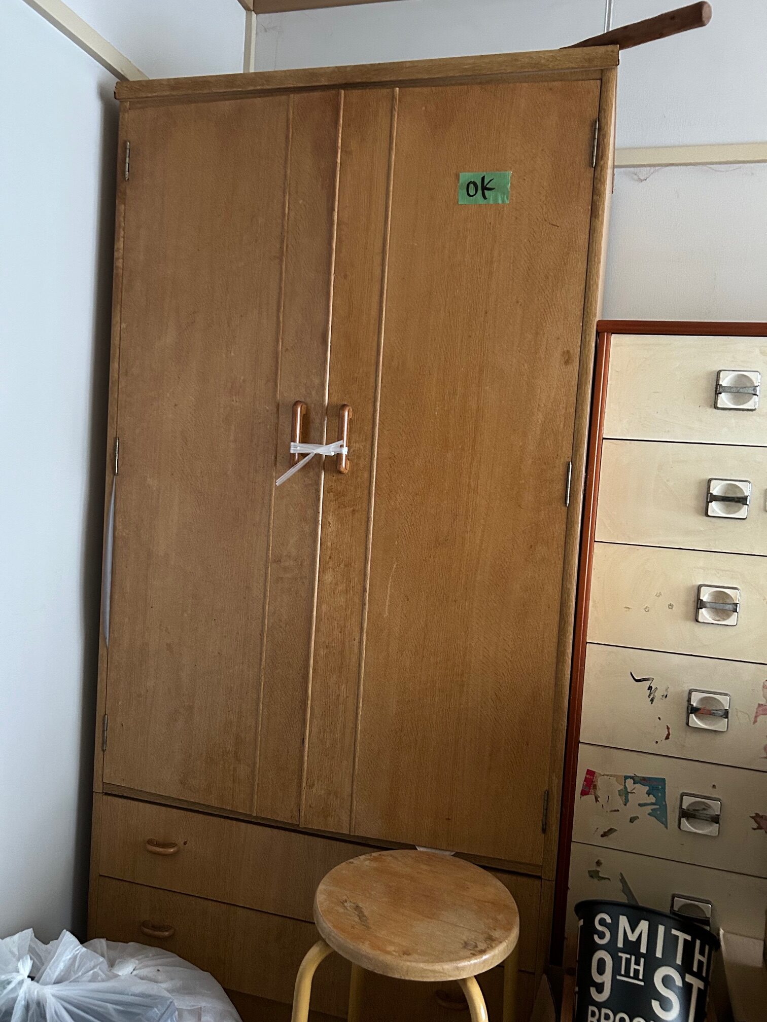 【遺品整理事例】そろそろ故人の荷物を片づけたい｜衣料品・家具の回収と処分 堺市南区