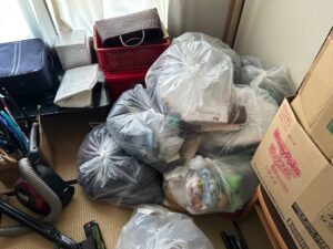 【遺品整理事例】そろそろ故人の荷物を片づけたい|衣料品・家具の回収と処分 堺市南区